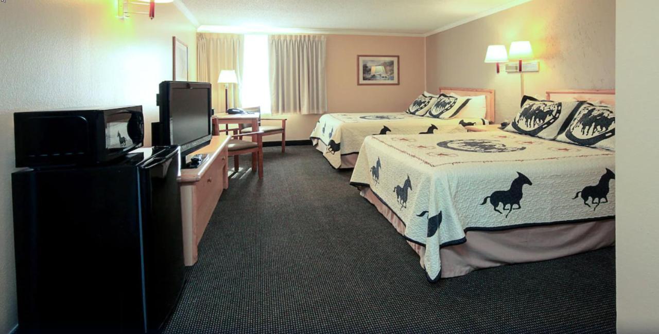ليفينغستون Yellowstonepark Inn&Suites المظهر الخارجي الصورة